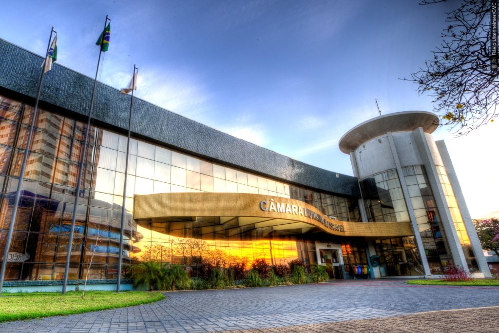 Projeto Câmara Jovem oferece experiência legislativa a estudantes de Cascavel