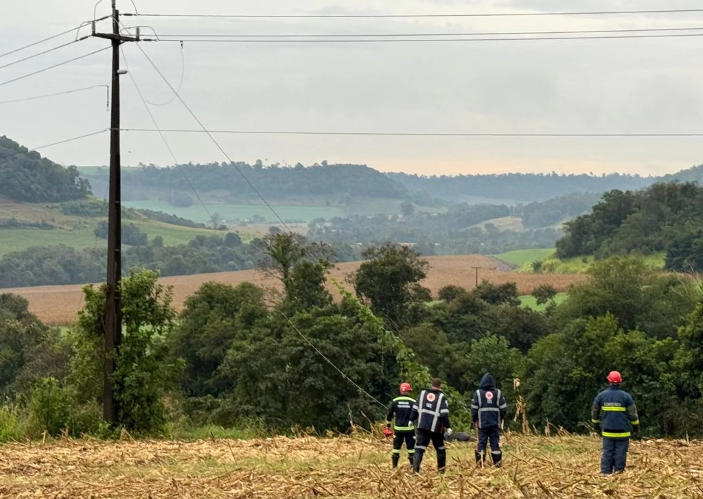 Homem morre eletrocutado durante limpeza de lavoura em Realeza