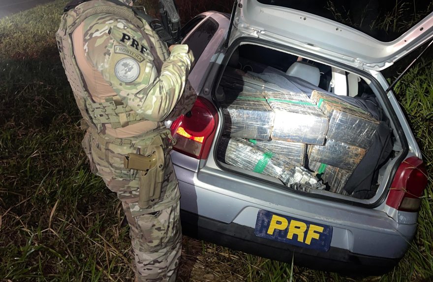 PRF apreende 380 kg de maconha em perseguição na BR-369, em Cascavel