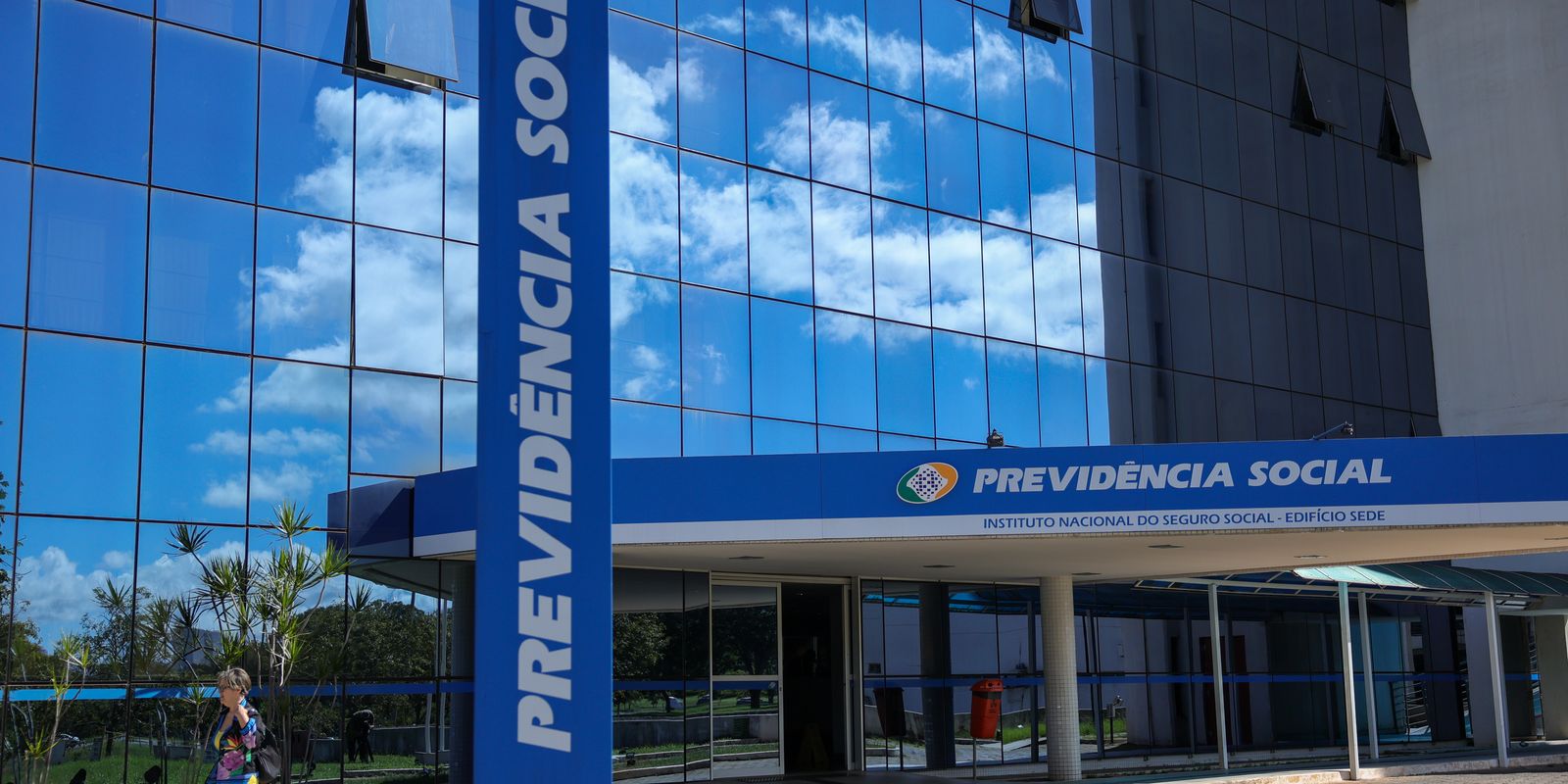 PF cumpre em Sergipe mandados contra suspeitos de fraude no INSS