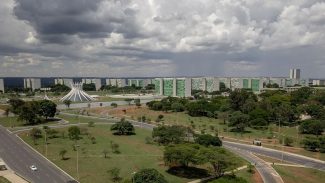 Lula sanciona lei que estrutura carreira e reajusta salários
