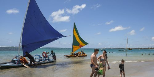Turismo sobe 6% e bate recorde no país no primeiro trimestre Imagem referente a Turismo sobe 6% e bate recorde no país no primeiro trimestre