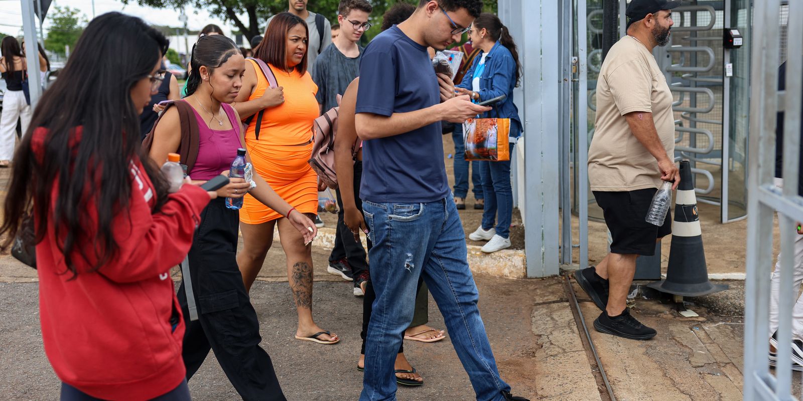 Candidatos isentos de taxa do Enem recebem orientações pelo Gov.br Imagem referente a Candidatos isentos de taxa do Enem recebem orientações pelo Gov.br