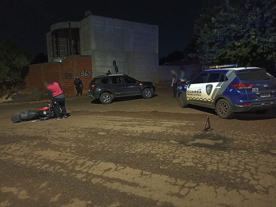 Motociclista fica ferido em acidente com Duster no Interlagos