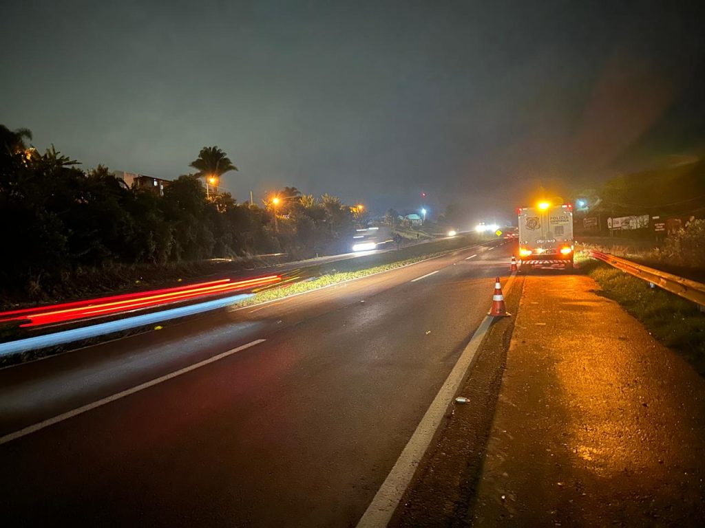 Pedestre é atropelado e morre na BR-277