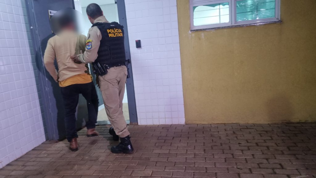 Briga entre irmãos por estouro de foguete termina na delegacia