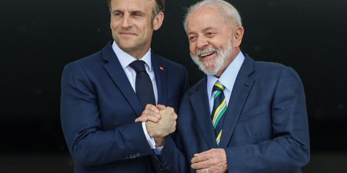 Imagem referente a Lula pede que Macron “abra seu coração” para acordo com Mercosul