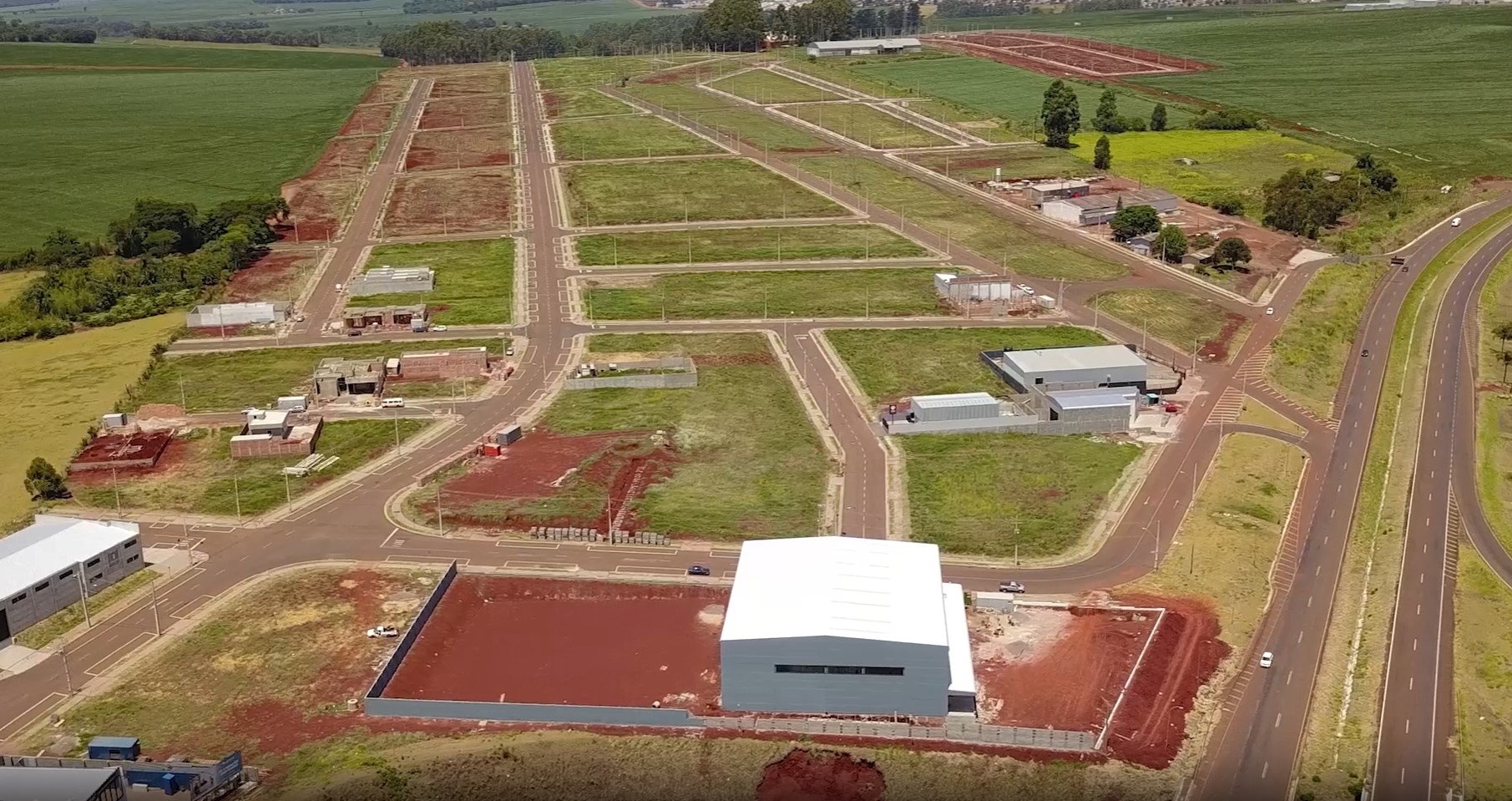 Justiça analisa ação sobre supostas ilegalidades em contrato de lote no Colina Dourada