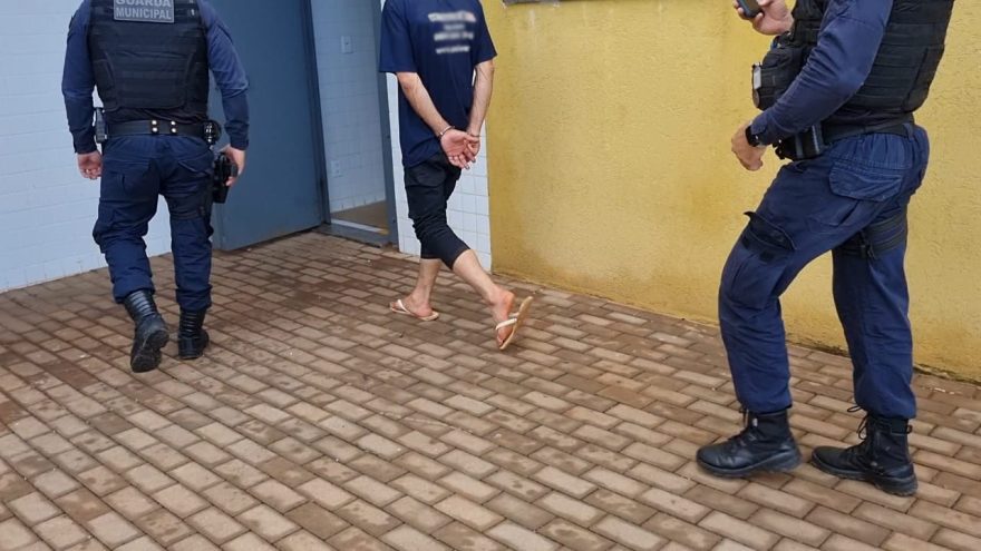 Homem com mandado de prisão é detido pela Guarda Municipal no Cascavel Velho