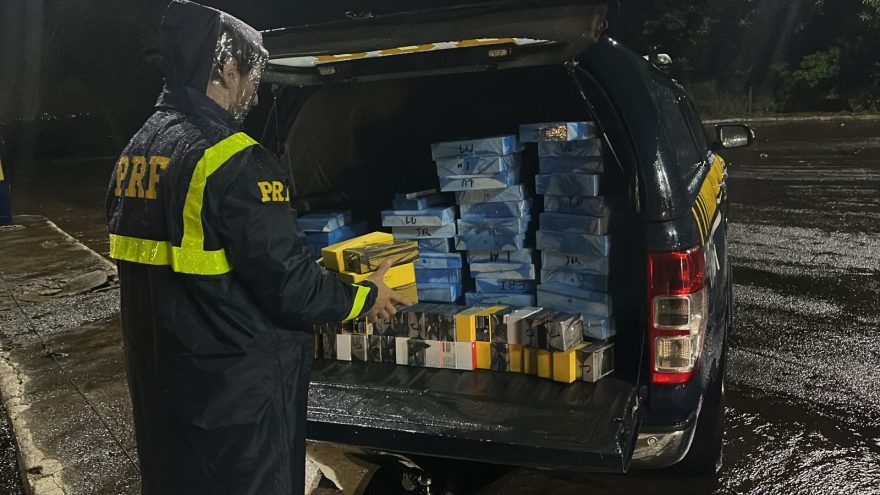 Carga milionária de eletrônicos escondida em caminhão é apreendida pela PRF