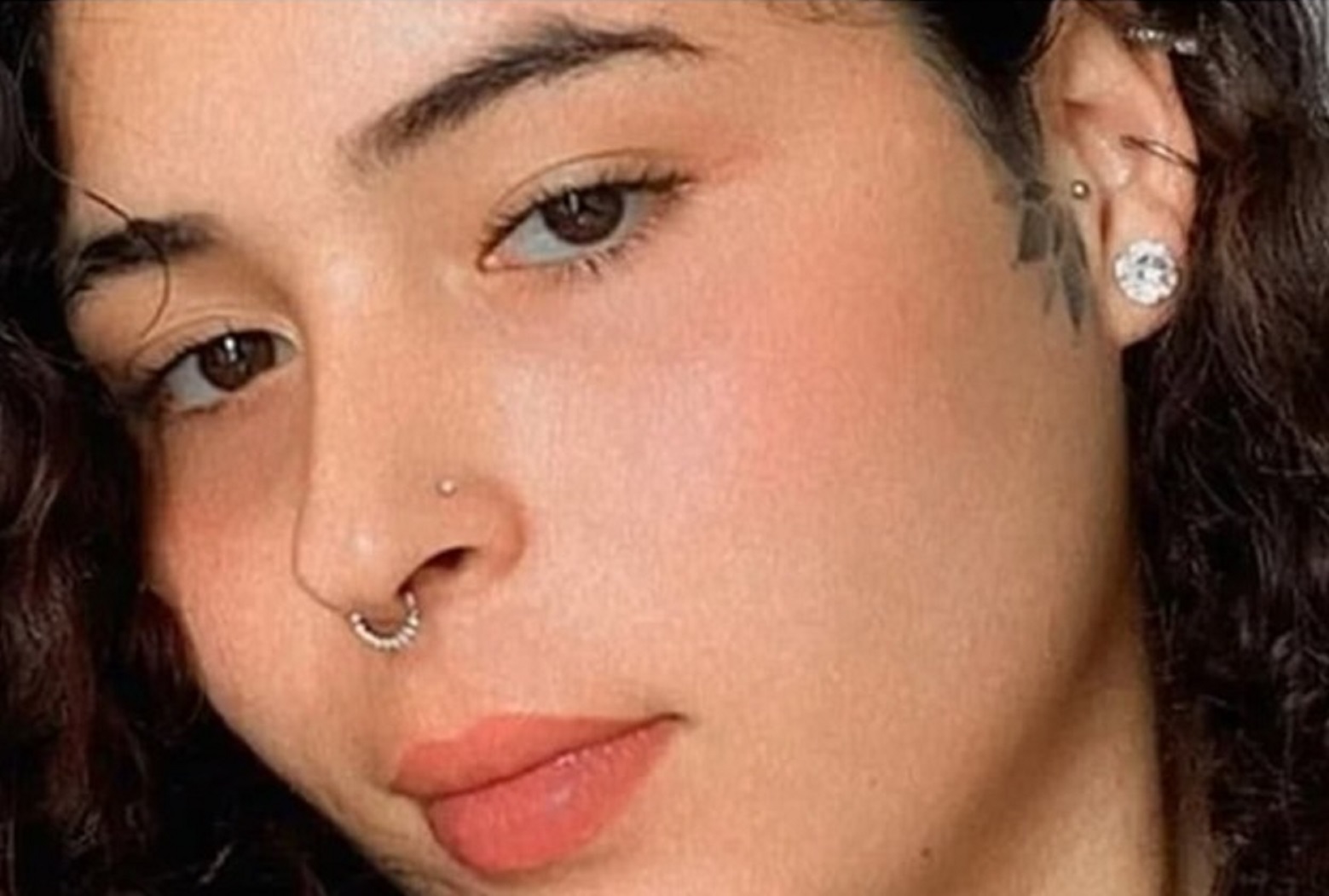 Família de mulher trans acompanha júri de serial killer que se dizia "guiado por anjo"