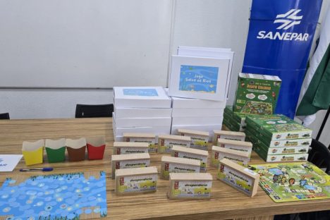 Sanepar entrega para escolas de Apucarana material pedagógico com enfoque ambiental Imagem referente a Sanepar entrega para escolas de Apucarana material pedagógico com enfoque ambiental