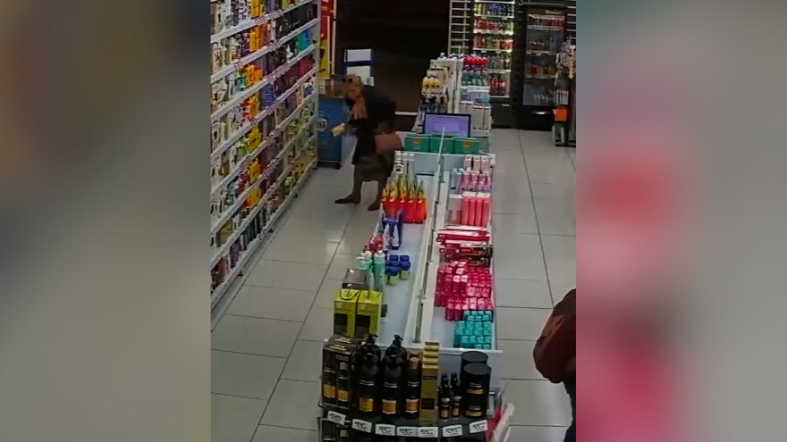 Furto em farmácia no Centro de Cascavel é flagrado por câmera de segurança