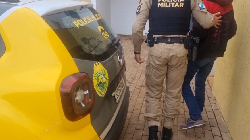 Homem é detido após ameaçar esposa com faca em área rural