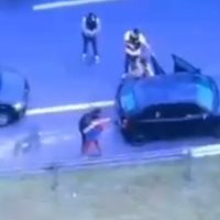 Imagem referente a PMPR prende suspeitos de furtos após perseguição com helicóptero na RMC