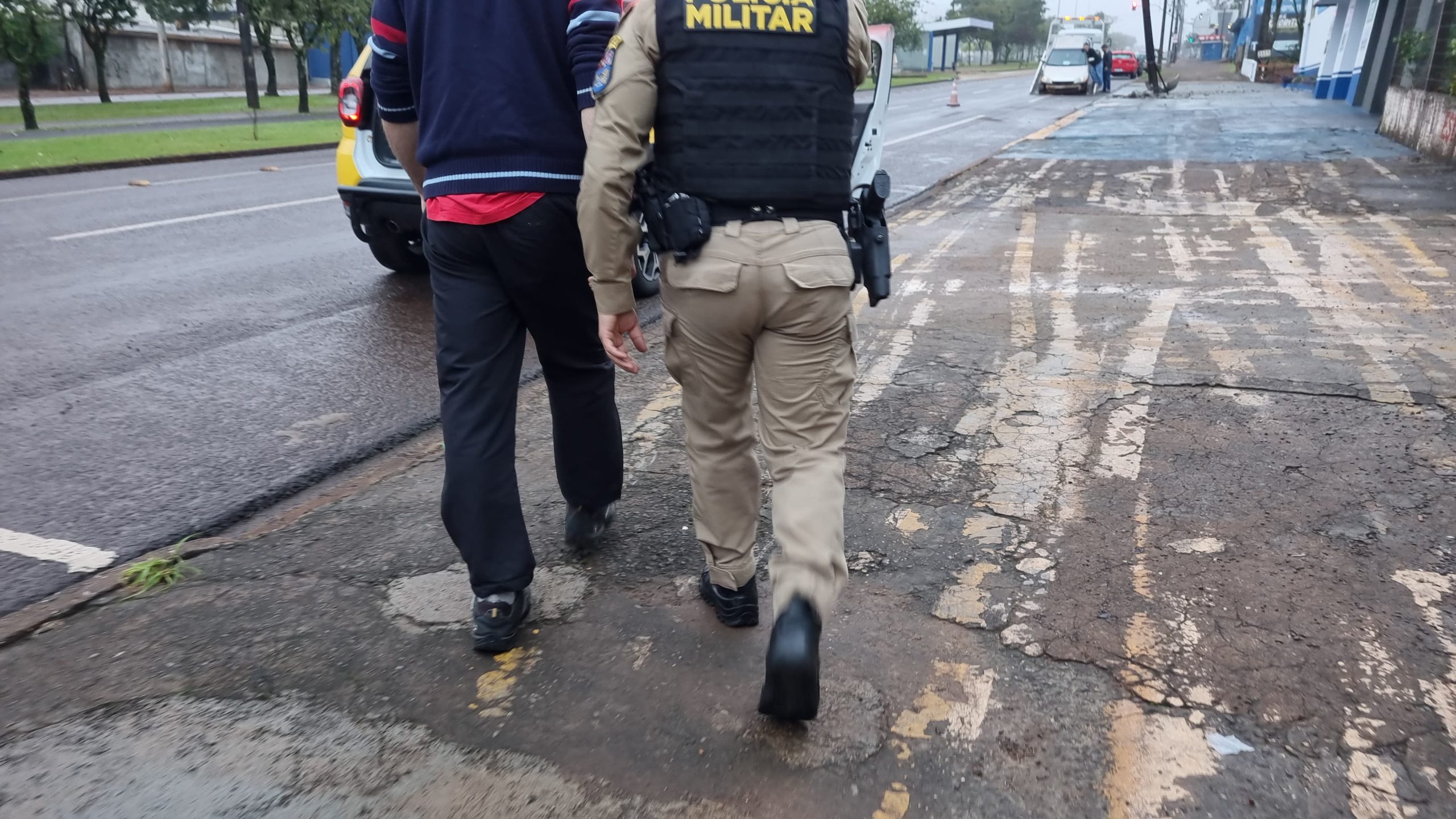 Motorista envolvido em acidente na Tancredo Neves é detido por embriaguez