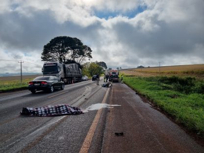 Domingo trágico: colisão frontal na BR-369 deixa motociclista de 24 anos morto Imagem referente a Domingo trágico: colisão frontal na BR-369 deixa motociclista de 24 anos morto