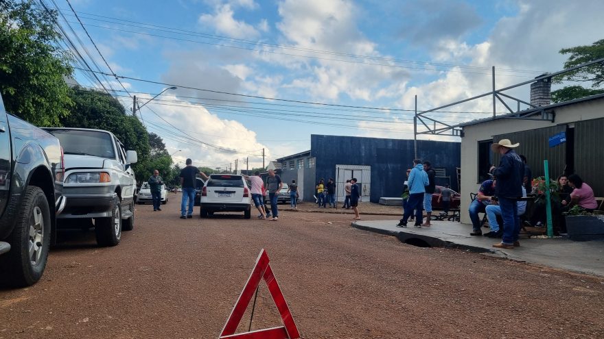 Parati e Fiesta se envolvem em colisão no Bairro Esmeralda