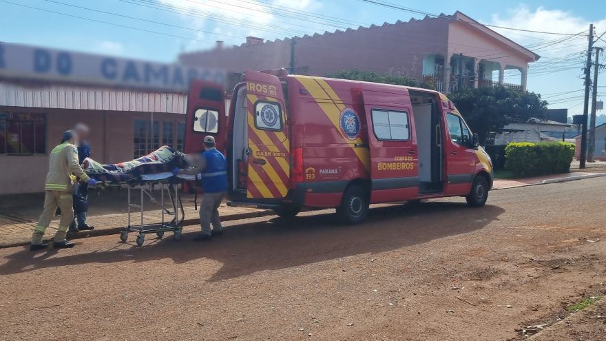 Idoso é socorrido pelo Siate após perder força nas pernas e sofrer queda no Cascavel Velho