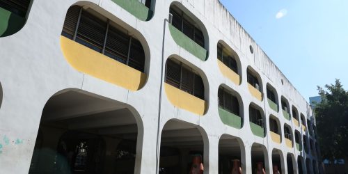 Prefeitura do Rio tomba 14 Cieps por importância histórica Imagem referente a Prefeitura do Rio tomba 14 Cieps por importância histórica
