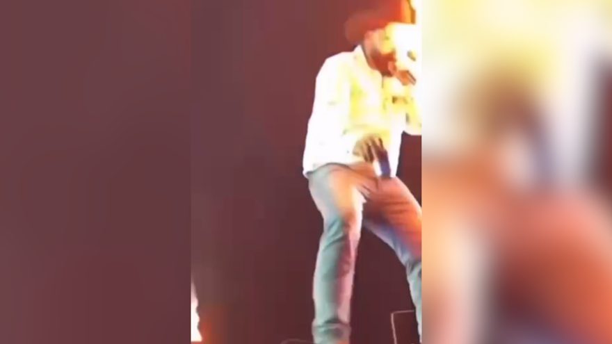 Vídeo: chamas de efeitos especiais atingem rosto de cantor sertanejo