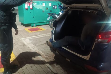 Homem é detido pela GM após tentar agredir servidor no Terminal Oeste Imagem referente a Homem é detido pela GM após tentar agredir servidor no Terminal Oeste