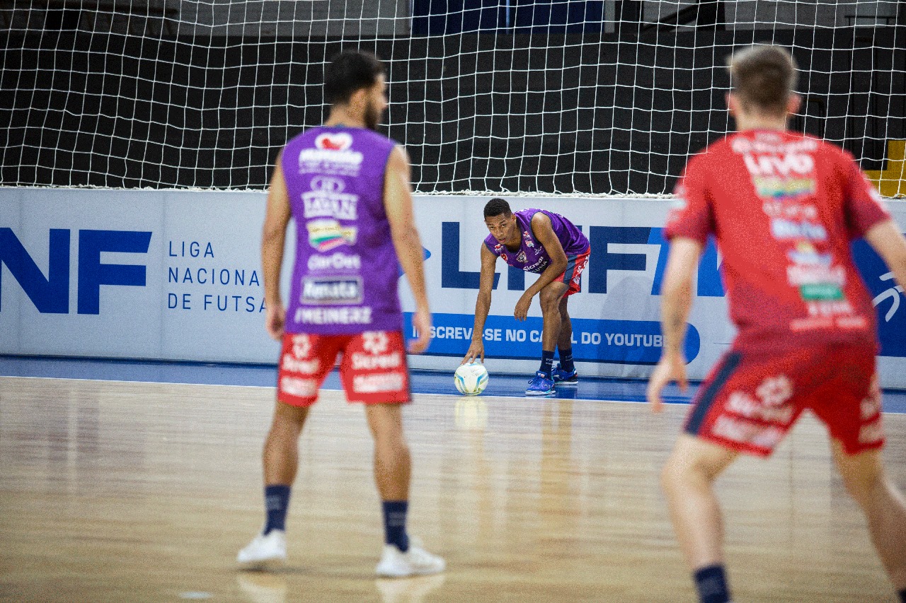Cascavel Futsal enfrenta o Jaraguá pela 8ª rodada da Liga Nacional Cascavel Futsal enfrenta o Jaraguá pela 8ª rodada da Liga Nacional