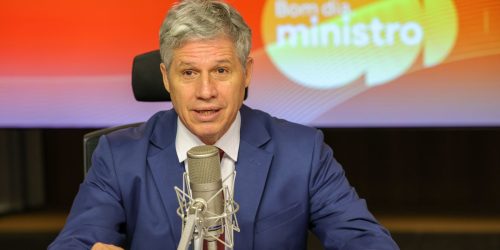 Ministro rebate críticas a alternativas para elevação do IOF Imagem referente a Ministro rebate críticas a alternativas para elevação do IOF