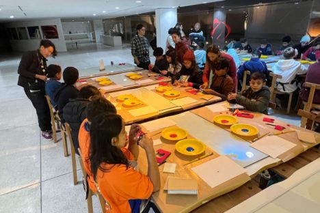Edição gratuita: Museu Oscar Niemeyer promove “Uma Noite no MON” para alunos de Curitiba Edição gratuita: Museu Oscar Niemeyer promove “Uma Noite no MON” para alunos de Curitiba
