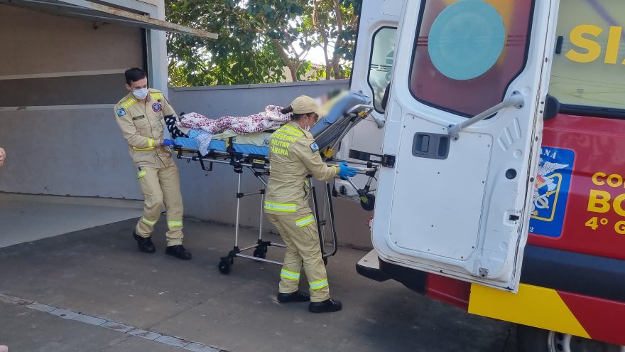 Idosa de 85 anos é socorrida após sofrer queda no Bairro Santa Cruz