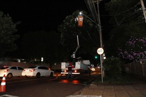 Modernização da iluminação pública avança com instalação de luminárias de LED em Cascavel Imagem referente a Modernização da iluminação pública avança com instalação de luminárias de LED em Cascavel