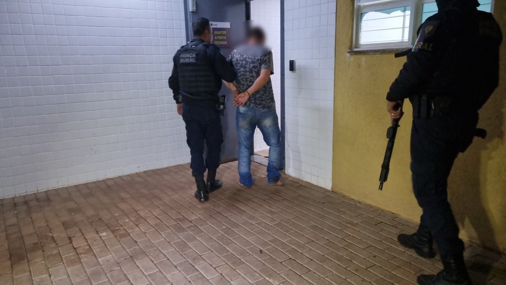 Suspeito de bater no rosto da própria mãe é detido pela GM em São Salvador