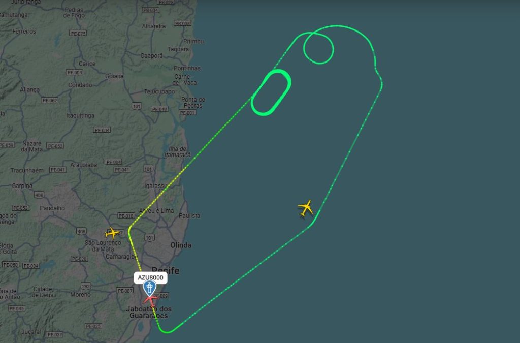Voo inaugural da Azul entre Recife e Madri enfrenta problemas e avião volta ao aeroporto