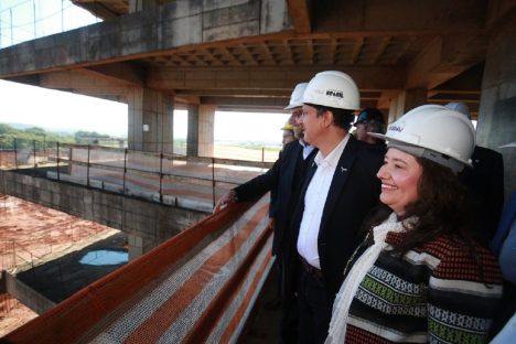 Unila recebe R$ 752 mi para novo campus em Foz do Iguaçu Unila recebe R$ 752 mi para novo campus em Foz do Iguaçu