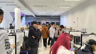 Mutirão de empregos em Curitiba tem 1 mil atendimentos e 428 pré-aprovados Mutirão de empregos em Curitiba tem 1 mil atendimentos e 428 pré-aprovados