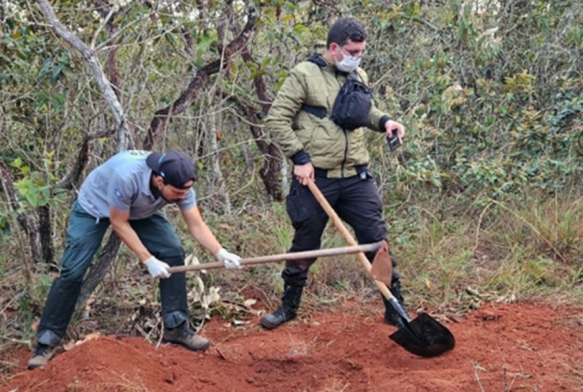 Corpo de jovem desaparecido é encontrado em cova à beira da BR-235