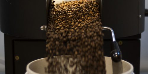 Polícia apreende no Rio três toneladas de café impróprio para consumo Imagem referente a Polícia apreende no Rio três toneladas de café impróprio para consumo