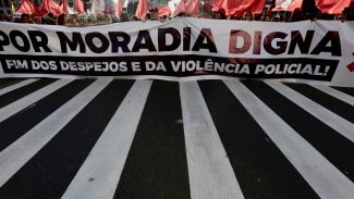 Ato protesta contra remoções e pelo direito à moradia em São Paulo