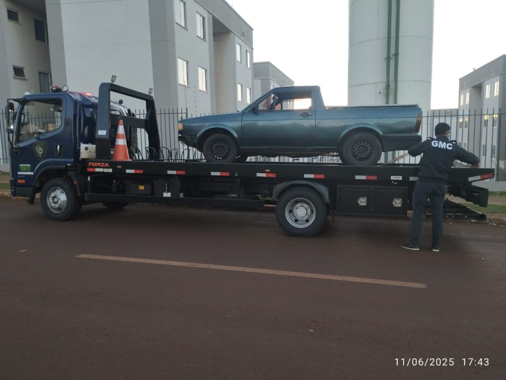 Guarda Municipal recupera carro furtado na Avenida das Torres, no Bairro Floresta em Cascavel