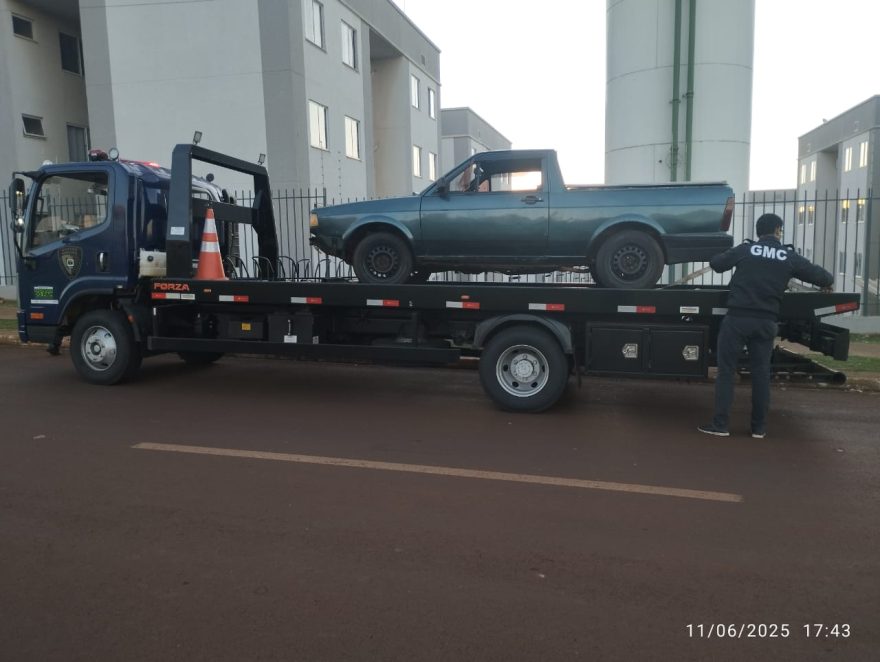 Guarda Municipal recupera carro furtado na Avenida das Torres, no Bairro Floresta em Cascavel