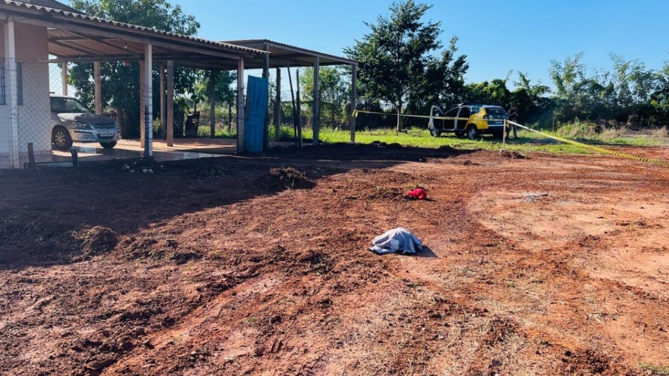 Homem é assassinado e decapitado em ferro-velho às margens da PR-180
