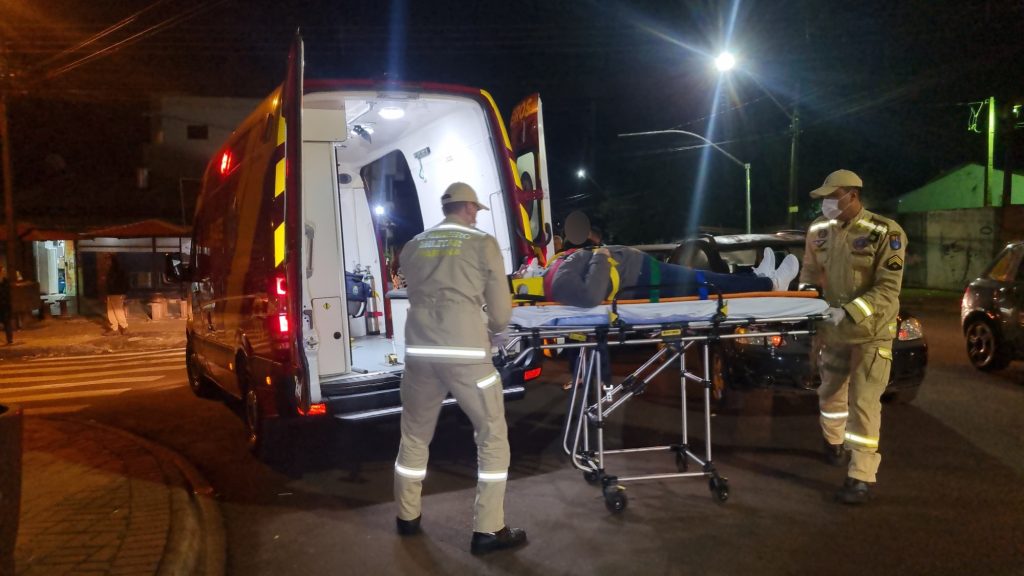 Colisão entre carros no Bairro Floresta deixa mulher de 59 anos ferida
