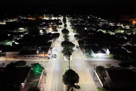 Troca de luminárias tradicionais por LED promove economia de 30% na iluminação pública dos municípios Imagem referente a Troca de luminárias tradicionais por LED promove economia de 30% na iluminação pública dos municípios