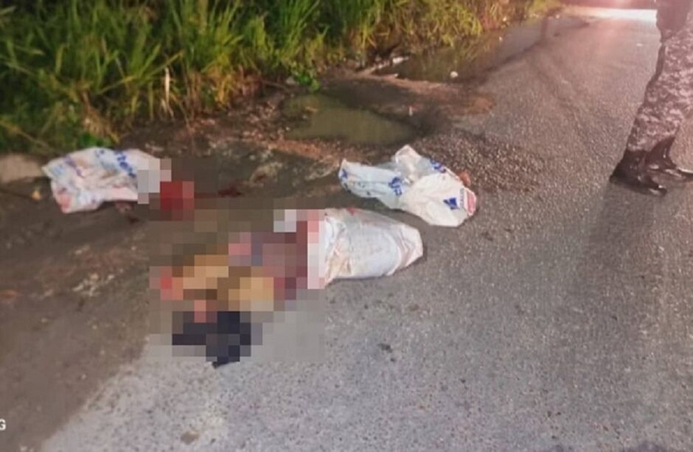 Assinatura do Comando Vermelho: corpo esquartejado é encontrado com bilhete sangrento Assinatura do Comando Vermelho: corpo esquartejado é encontrado com bilhete sangrento