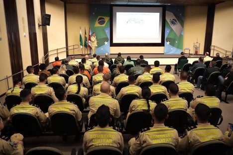 Bombeiros reforçam ações de prevenção e combate a incêndios florestais em simpósio Imagem referente a Bombeiros reforçam ações de prevenção e combate a incêndios florestais em simpósio