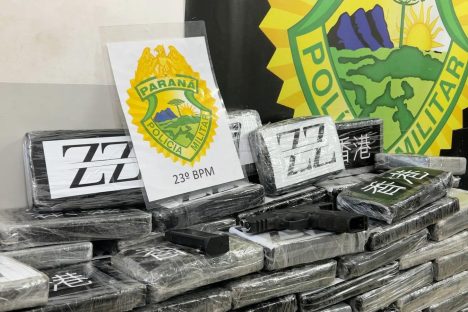 Em 3 dias, policiais do Paraná interceptam 3,5 toneladas de drogas e tiram R$ 65 milhões do tráfico Imagem referente a Em 3 dias, policiais do Paraná interceptam 3,5 toneladas de drogas e tiram R$ 65 milhões do tráfico