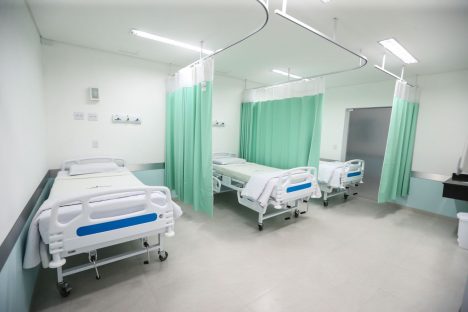 Estado autoriza mais 77 leitos para atender pacientes de doenças respiratórias Imagem referente a Estado autoriza mais 77 leitos para atender pacientes de doenças respiratórias