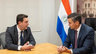 Ratinho Junior se reúne com presidente do Paraguai para falar sobre Ponte da Integração e comércio