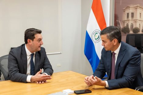 Ratinho Junior se reúne com presidente do Paraguai para falar sobre Ponte da Integração e comércio Imagem referente a Ratinho Junior se reúne com presidente do Paraguai para falar sobre Ponte da Integração e comércio