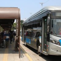 Imagem referente a Com variação de 0,2%, setor de serviços cresce pelo terceiro mês